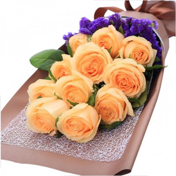 拥你入怀--11枝香槟玫瑰花束，勿忘我围绕