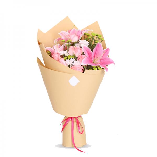 红粉佳人--9枝粉玫瑰，三朵粉百合花束，小雏菊间插