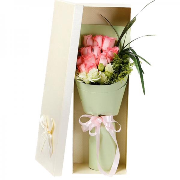 说爱你--11枝粉玫瑰礼盒装，桔梗 剑叶 黄莺搭配