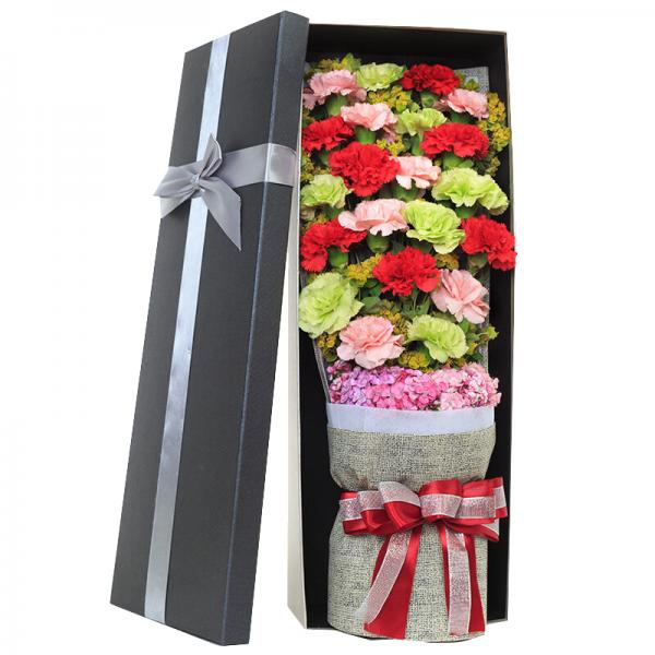 春暖花开--红色、粉色、绿色康乃馨共19枝，礼盒花束