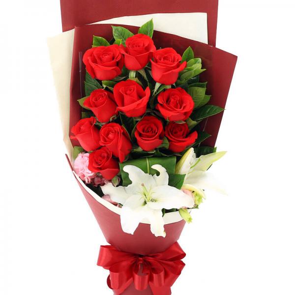 可爱女人--11枝红玫瑰，1枝多头百合，2枝粉色康乃馨